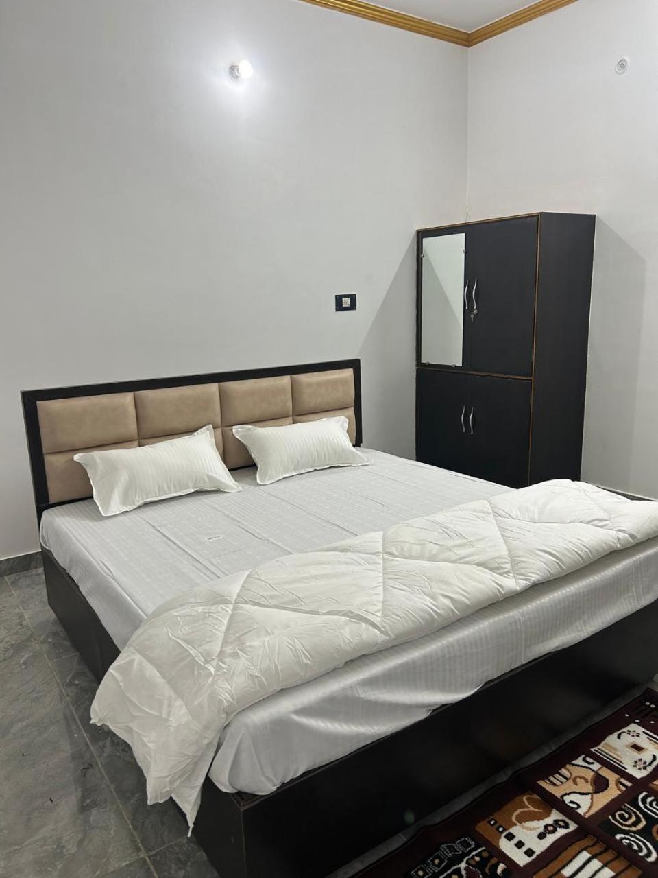 Shri Narayanam Guest House And Home Stay Ayodhya Exterior foto